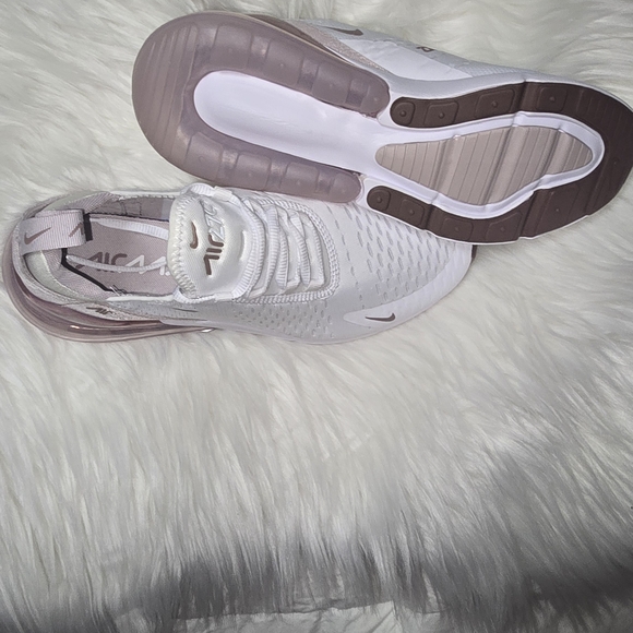 Nike Air Max White and Pink Sneakers - Picture 3 of 4